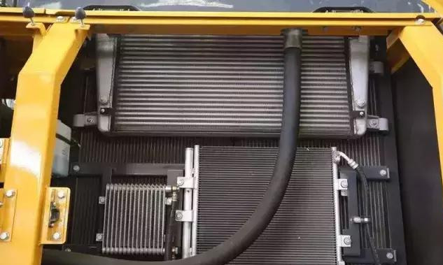 炎炎夏日！6點(diǎn)挖機(jī)保養(yǎng)技巧要牢記！