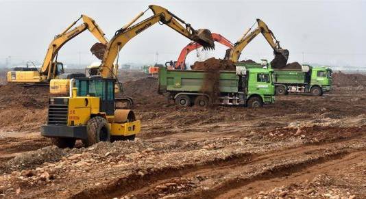 沃爾沃210BLC 回轉(zhuǎn)慢，單邊行走不行、大錘又無力故障分析，解決方案、等