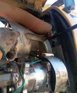 挖掘機更換發(fā)電機皮帶作業(yè)指導(dǎo)書